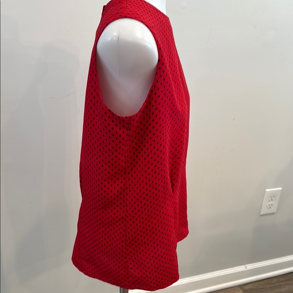 Rena Rowan for Saville 8 Petite Red Polka Dot Sleeveless Button Back Top - Picture 6 of 7